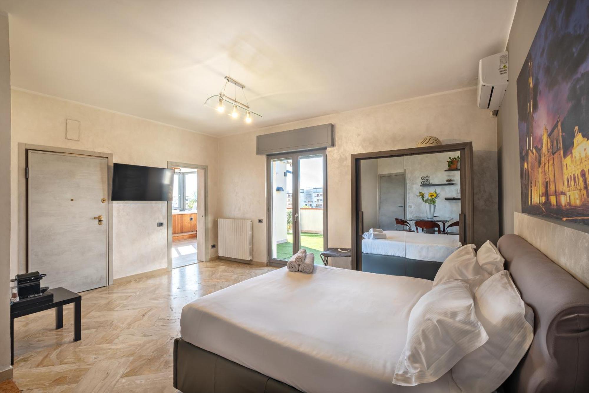 Penthouse station luxury suites&apts 2 Brindisi Extérieur photo